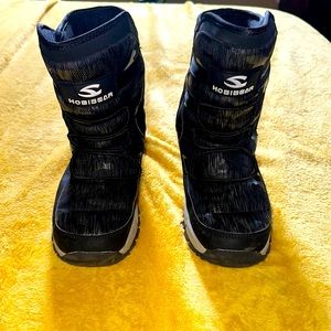 GUBARUN Boys Snow Boots  Waterproof Slip Resistant  Size 5.5 Big Kids